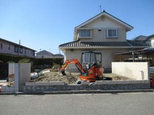 姫路・たつの・太子・相生・赤穂・加古川・高砂の外構＆お庭は、新築・リフォームともに「1級エクステリアプランナー」のガーデンプランショップ、ビーズガーデンへ。